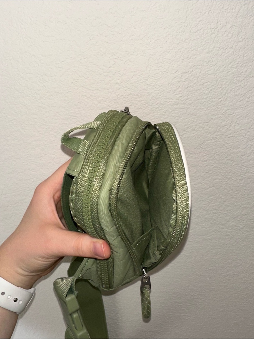 Nike Sportswear Essentials Crossbody Bag - Picture 6 of 8